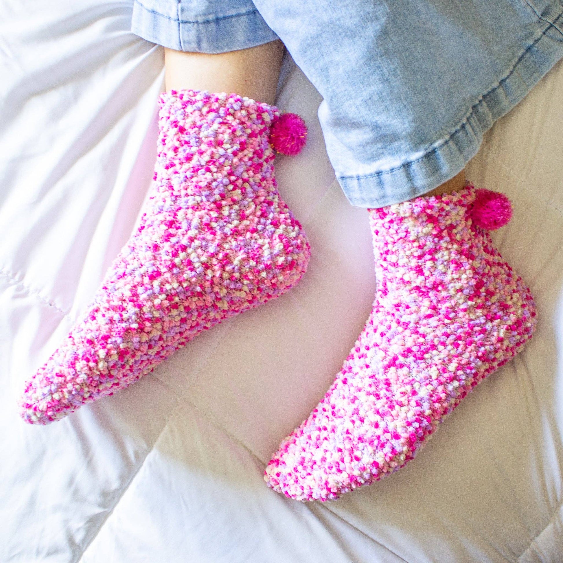 Daisy Dunes Socks Cozy Cupcake Socks | Fuchsia